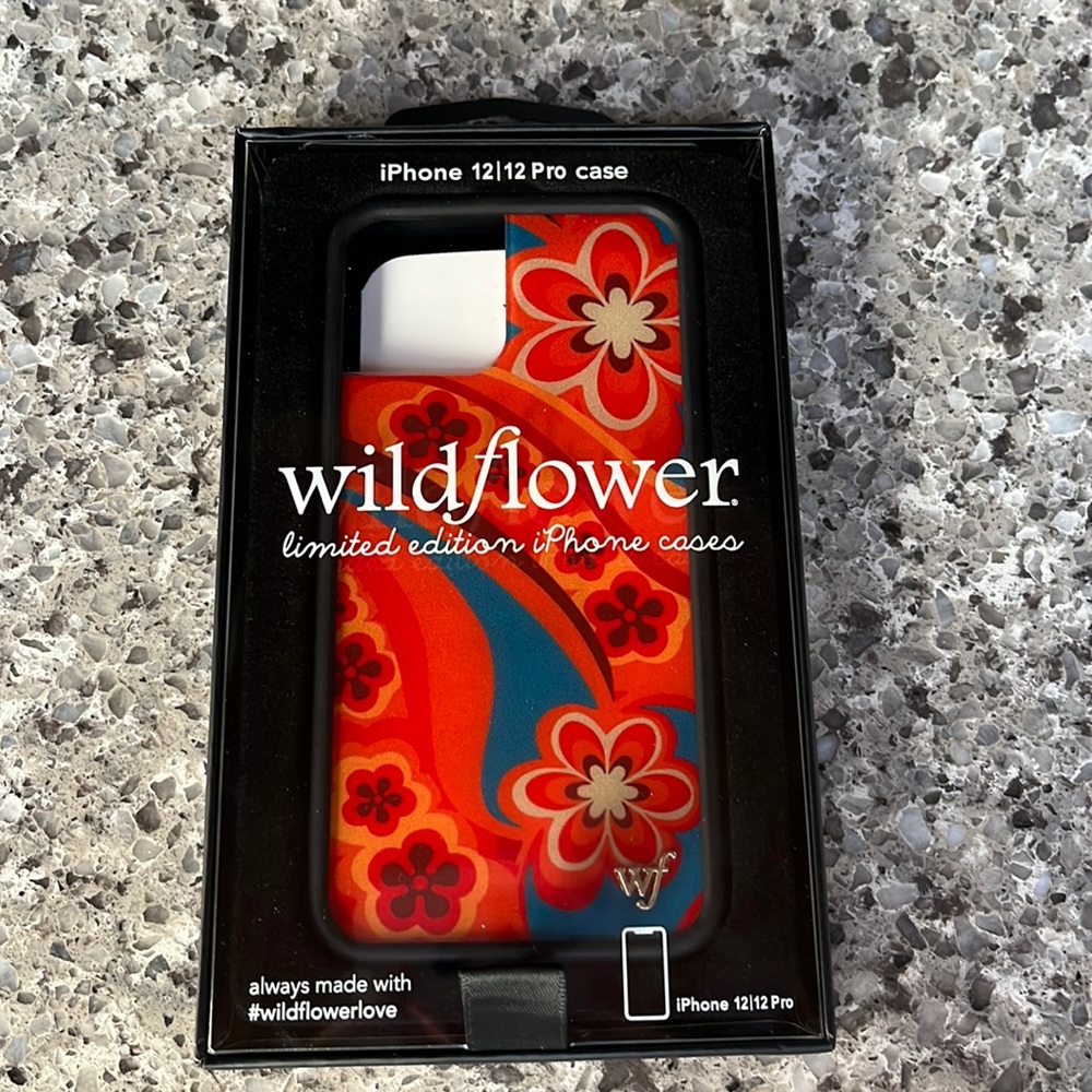 Wildflower phone case never used in perfect condition